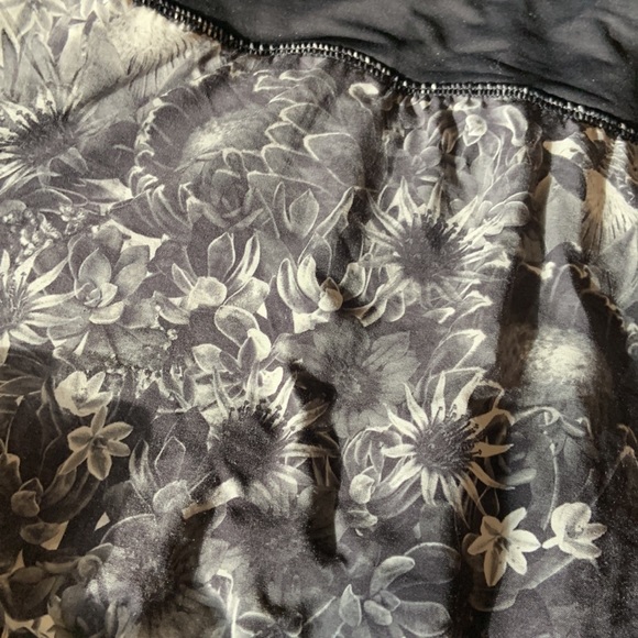 Lululemon Skort - s4 - Picture 2 of 5